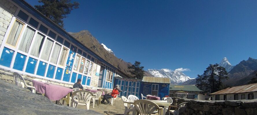 Where is the Khumbu Valley ?