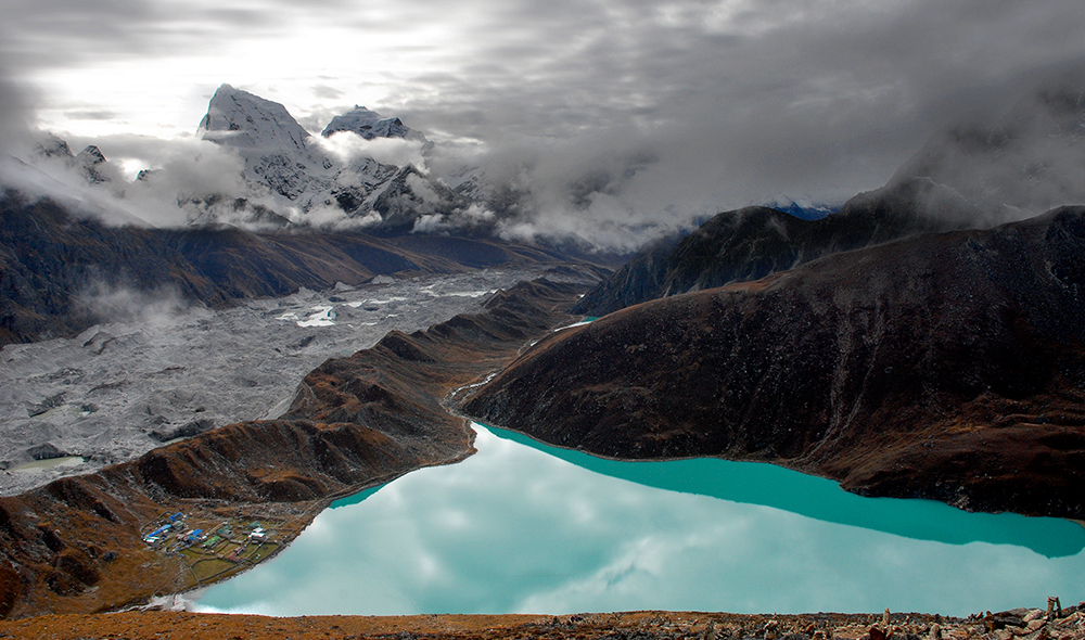 Gokyo Lake with Renjo Pass Trekking – 13 Days