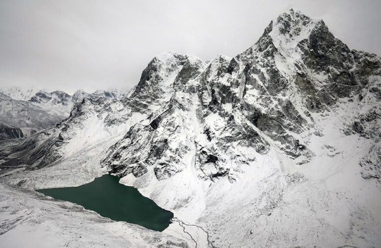 Everest Gokyo Cho La Pass Trek 15 Days: EBC – Chola – Gokyo Lake Trek