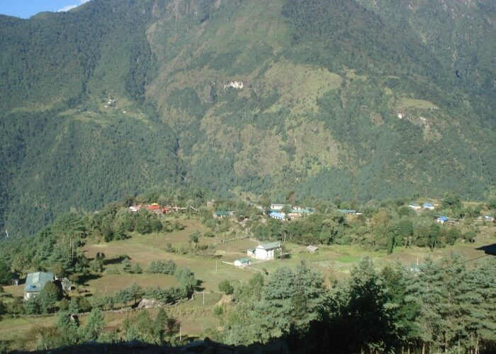 Everest Trekking Season