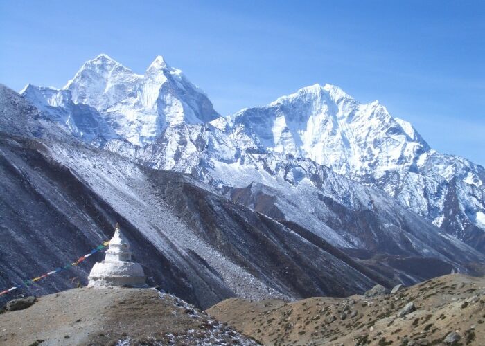 Makalu Base Camp Trek – 11 Days