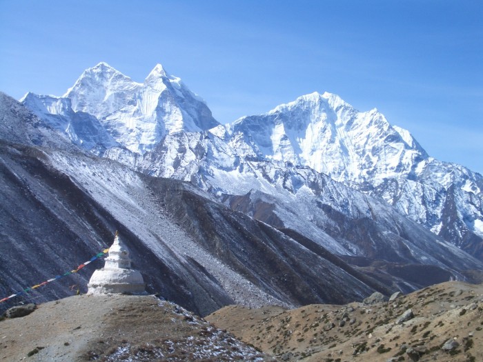 Makalu Base Camp Trek – 11 Days