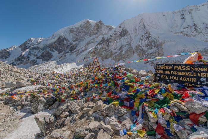 Manaslu Larke Pass Trek – 14 Days
