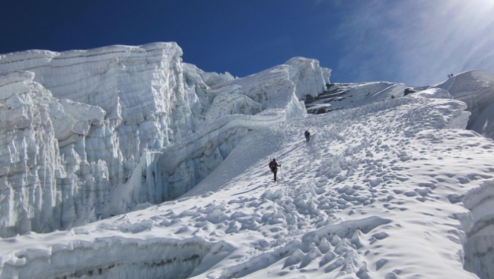 Mera Peak Climbing and Amphu Lapcha Pass Trek – 23 Days