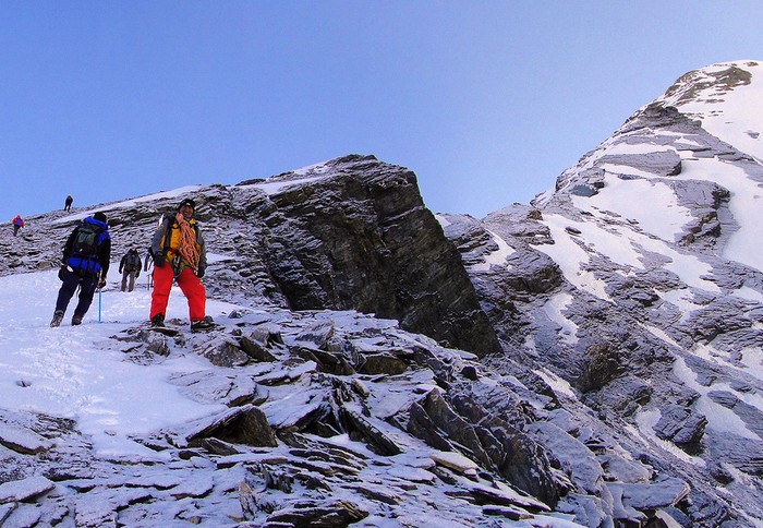 Pisang Peak Climbing – 15 Days