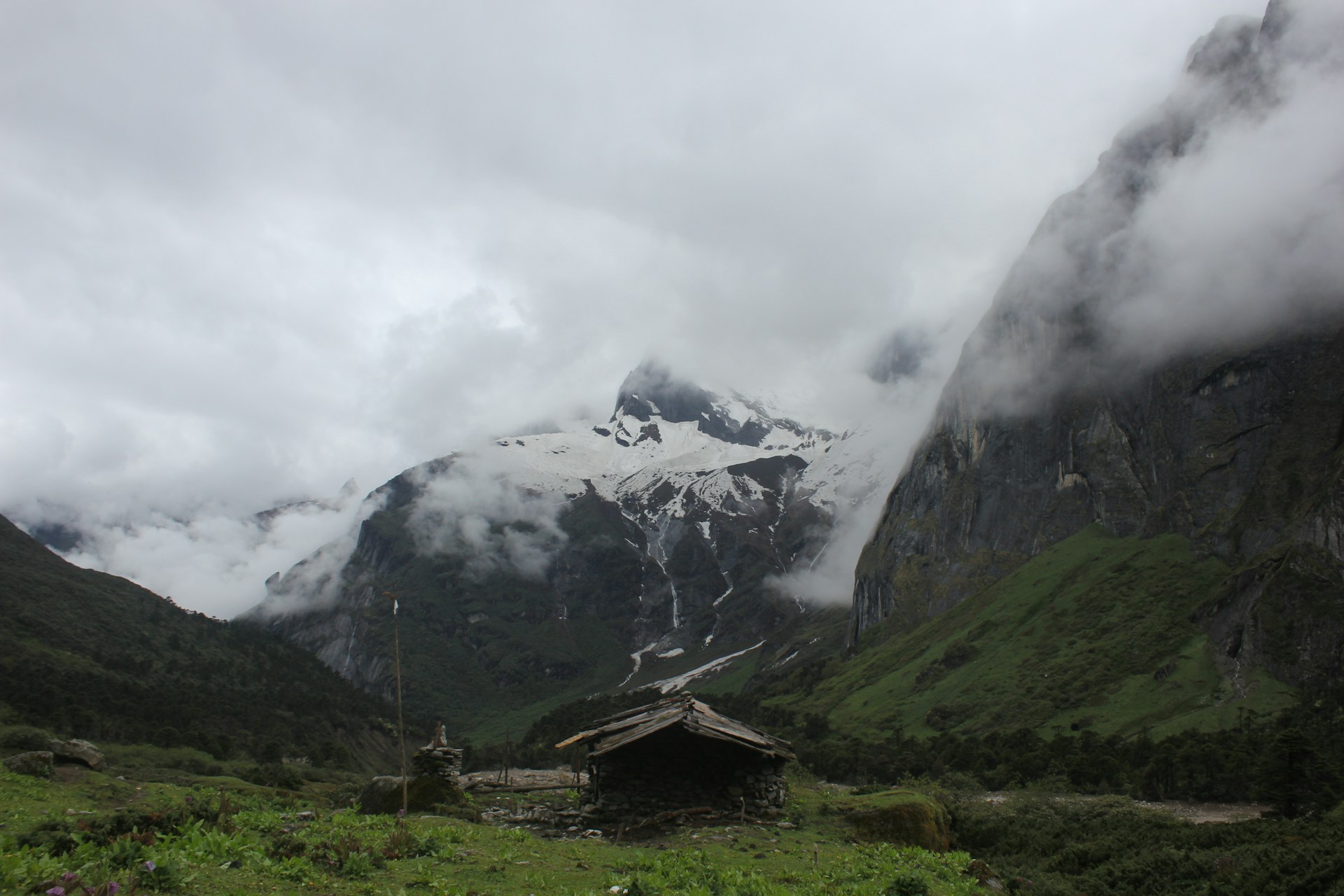 Makalu Barun Trek